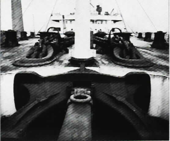 L'ancora centrale sul TITANIC.