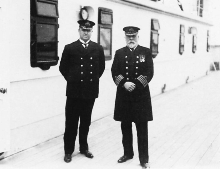 Il Commissario di Bordo Herbert Walter McElroy ed il Capitano Edward John Smith. 