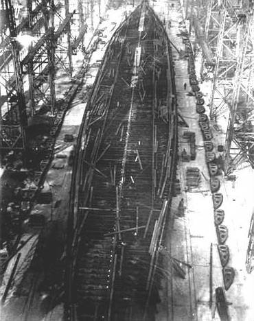 Aprile 1909: il doppiofondo in costruzione.
