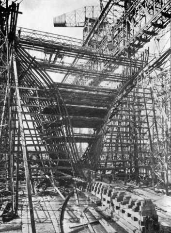 Luglio 1909: lavori alla poppa.