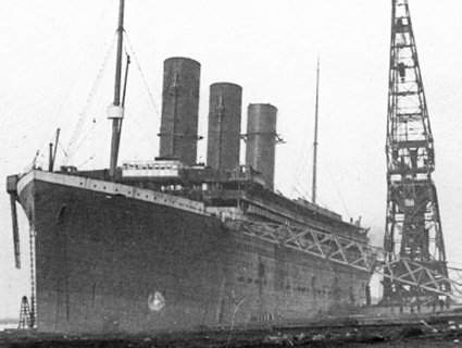 Il TITANIC con tre fumaioli.