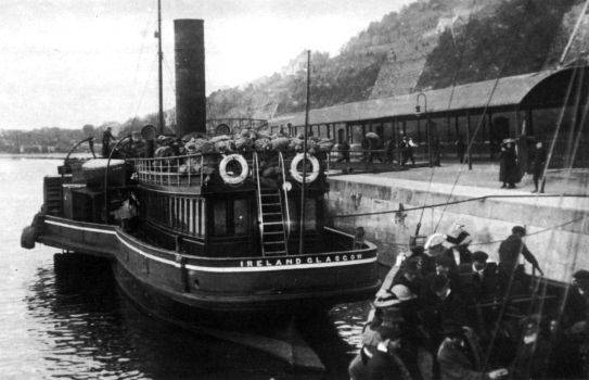 Una delle pilotine che trasbordavano i passeggeri a bordo del TITANIC.