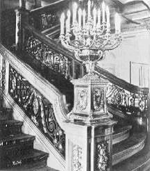 Candelabro che ornava il Grande scalone "B".